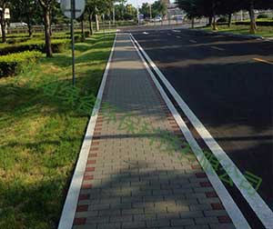 �������е�