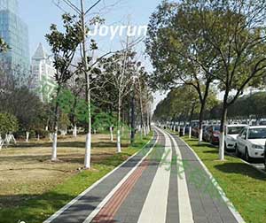 �������е�